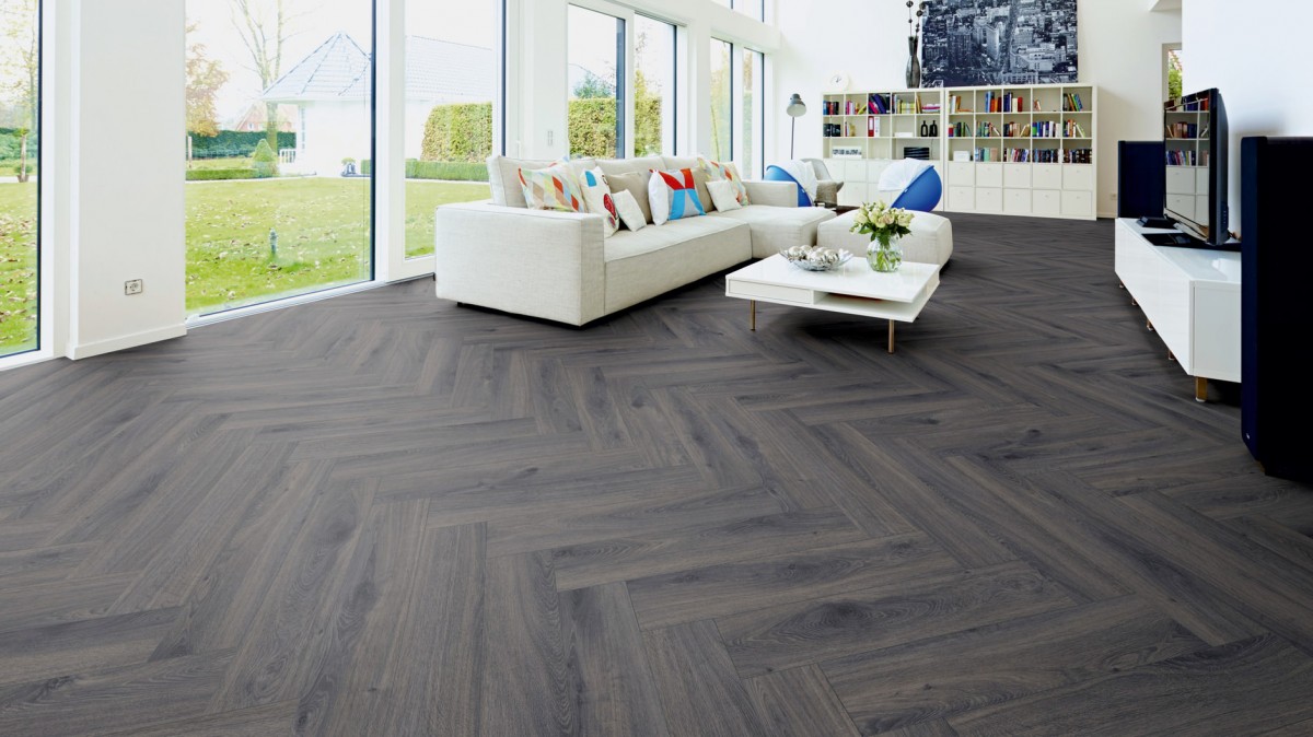 Laminátová podlaha ter Hürne Oak Penthouse herringbone, AQUA Protect, 10x126x630mm 4V AC5/33 - rybia kosť – fotografia 4